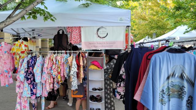 ８月１６－１７日にミシサガで開催されるジャパンフェスティバルに出店するためヘルパー募集中。とても楽しいイベントです。